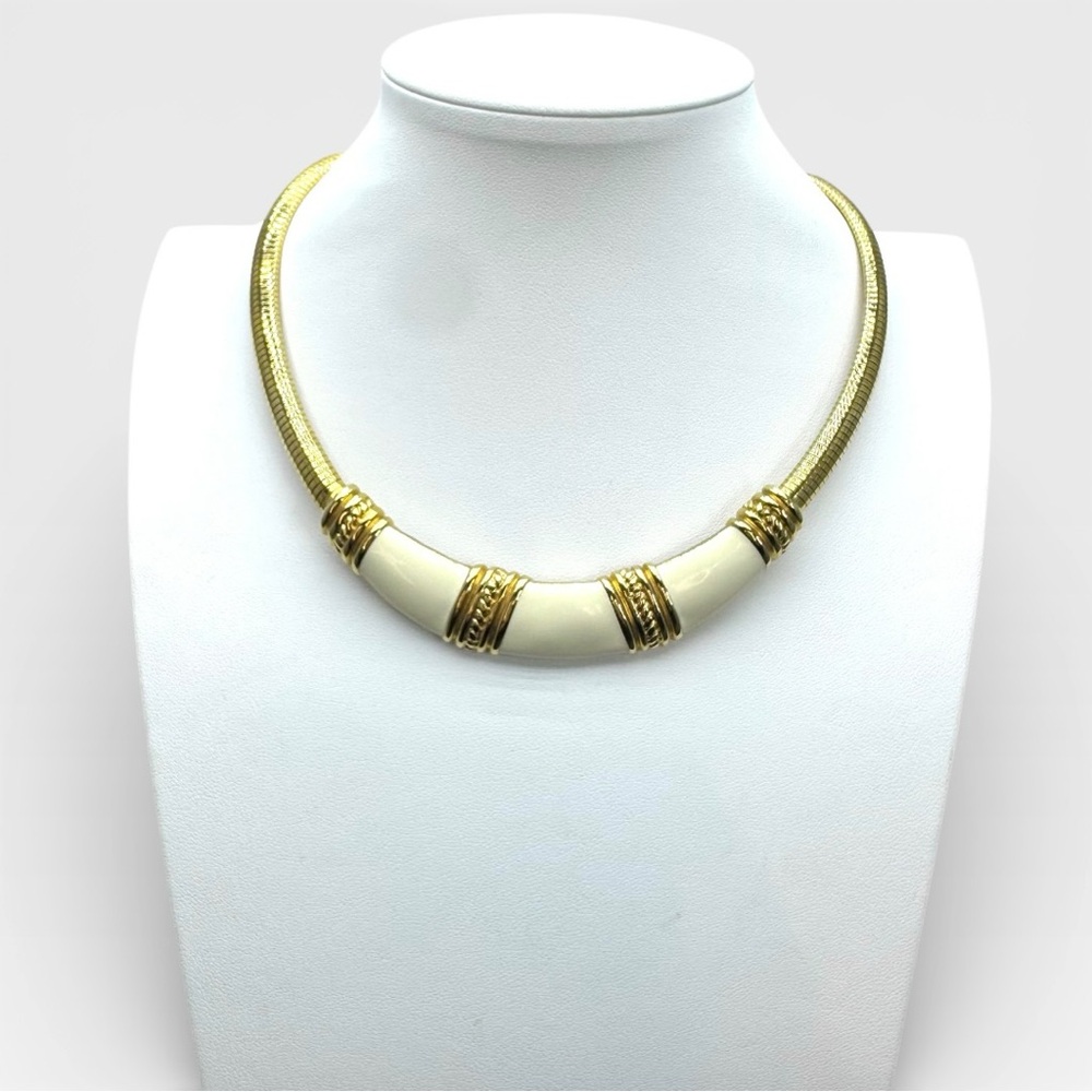 MONET 1980s Vintage Gold and Ivory Enamel Omega Tubogas Collar Necklace - Picture 11 of 16